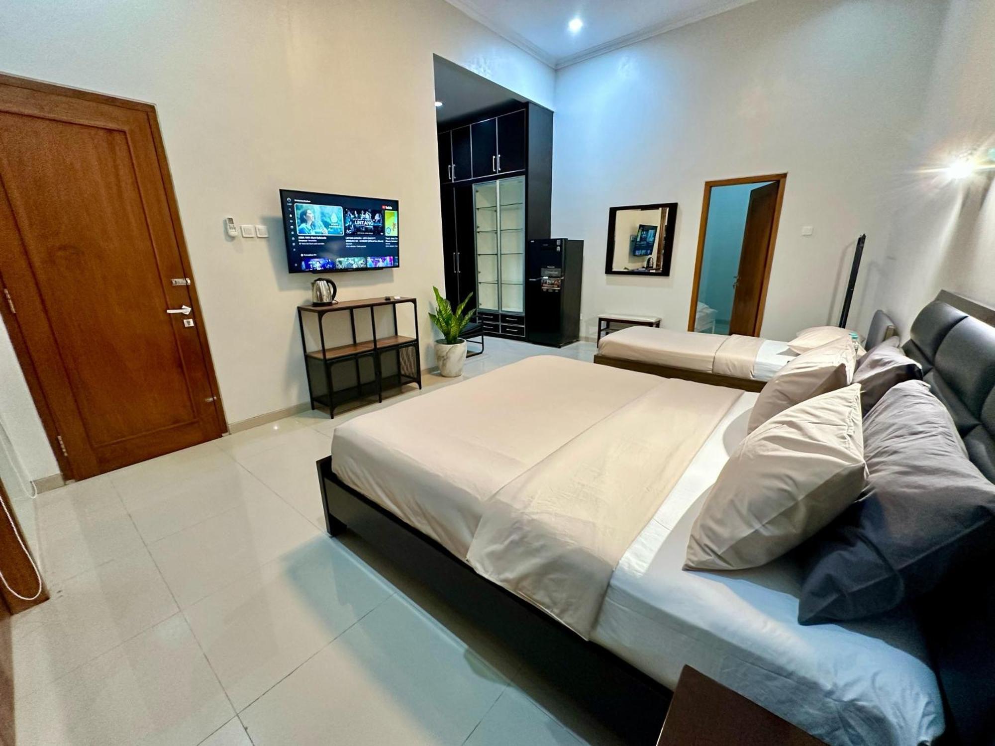 Cendhani Raras Gallery Kejayan ภายนอก รูปภาพ